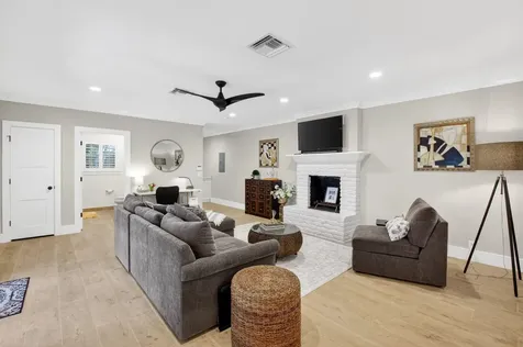 23 Dixie Boulevard Delray Beach FL 33444