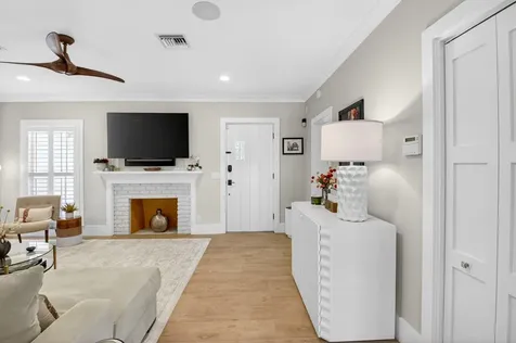 23 Dixie Boulevard Delray Beach FL 33444