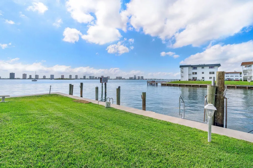 100 Paradise Harbour Boulevard North Palm Beach FL 33408