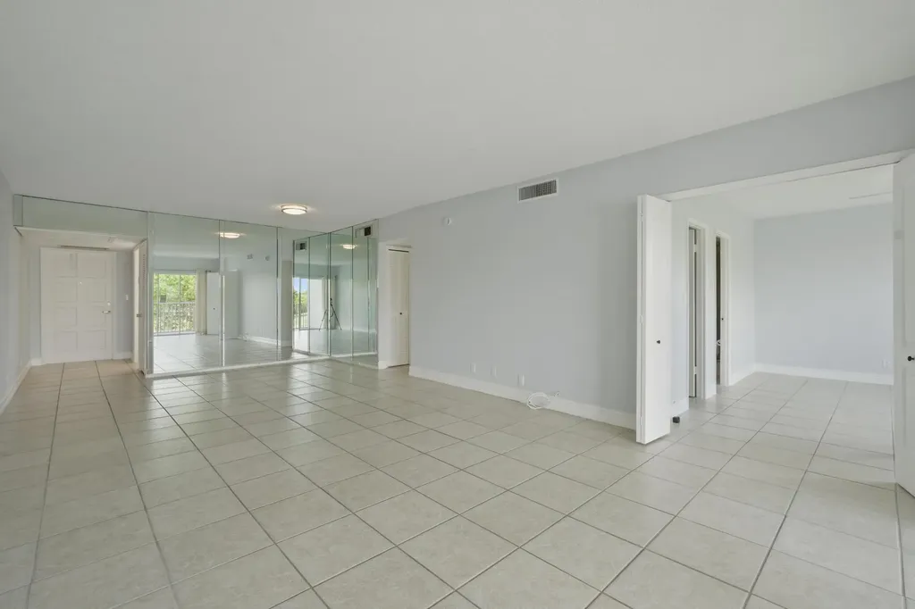 2801 N Palm Aire Drive Pompano Beach FL 33069
