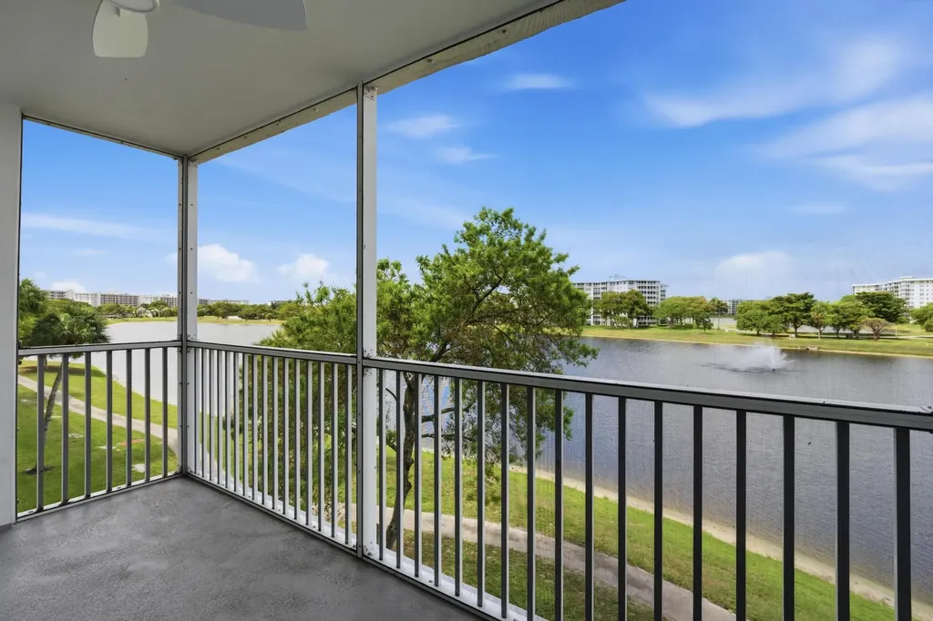 2801 N Palm Aire Drive Pompano Beach FL 33069