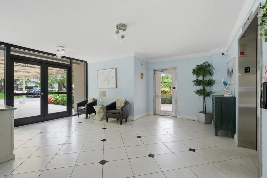 2801 N Palm Aire Drive Pompano Beach FL 33069