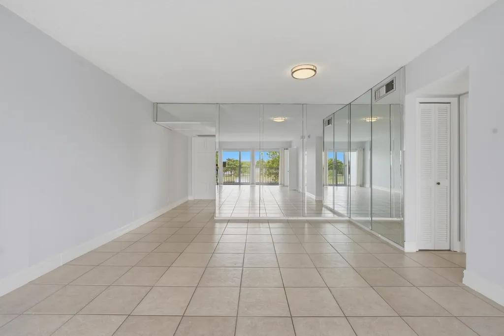 2801 N Palm Aire Drive Pompano Beach FL 33069
