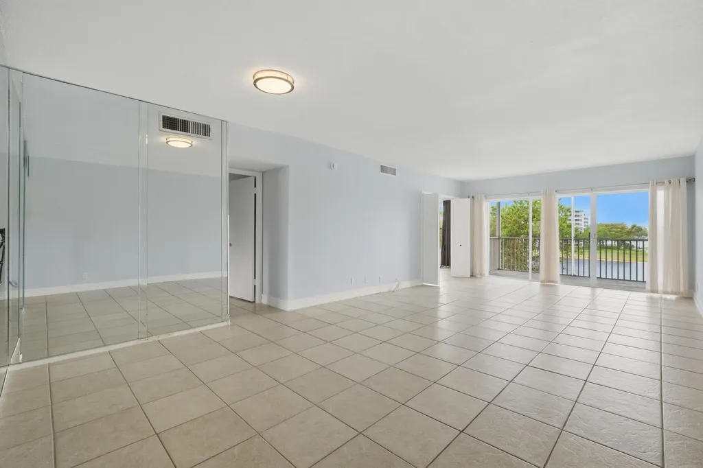 2801 N Palm Aire Drive Pompano Beach FL 33069