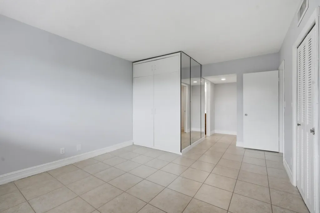 2801 N Palm Aire Drive Pompano Beach FL 33069