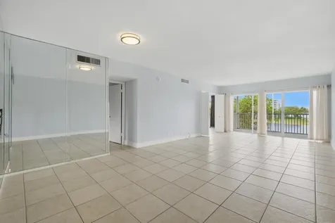 2801 N Palm Aire Drive Pompano Beach FL 33069