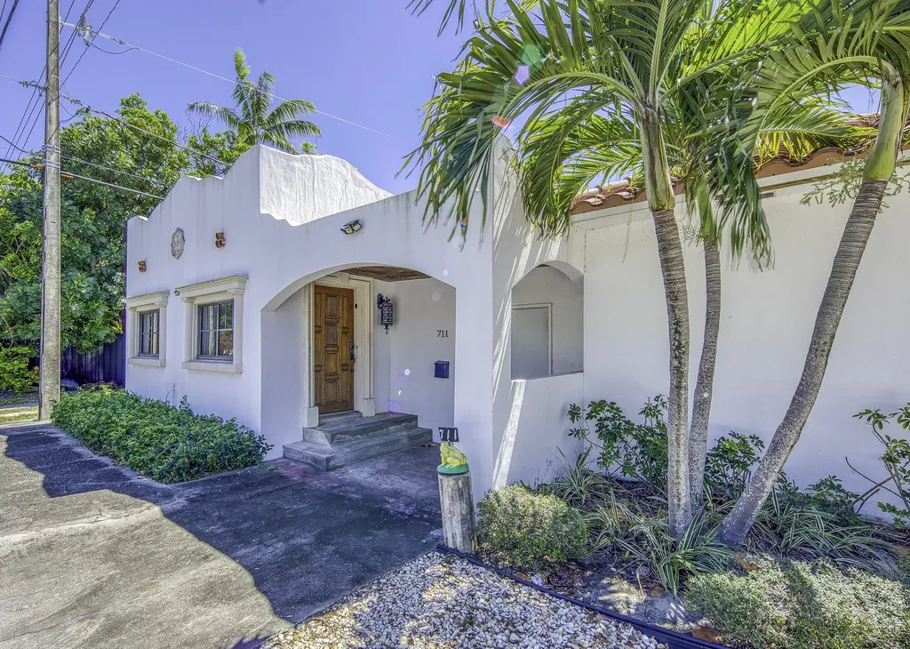 711 12th Avenue N Lake Worth Beach FL 33460