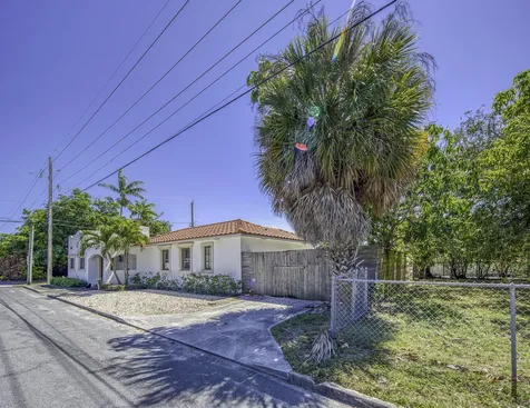 711 12th Avenue N Lake Worth Beach FL 33460