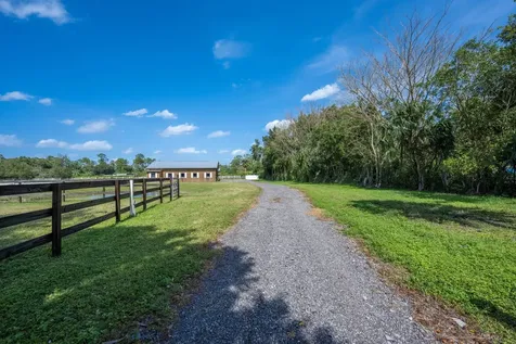13717 E Citrus Drive Loxahatchee Groves FL 33470