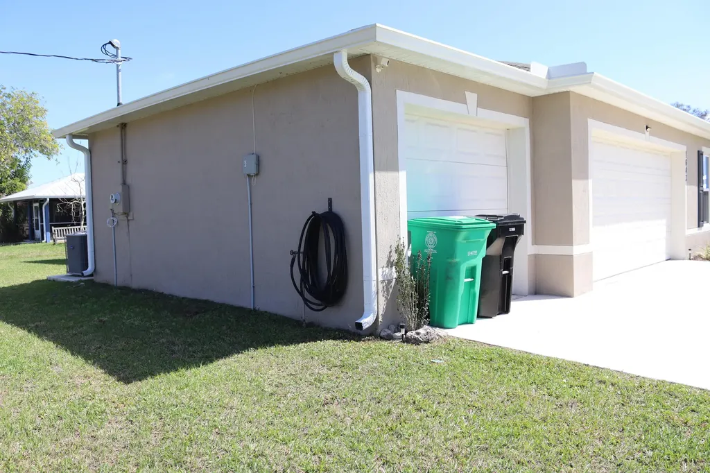 1643 SE Ocean Lane Port St Lucie FL 34983
