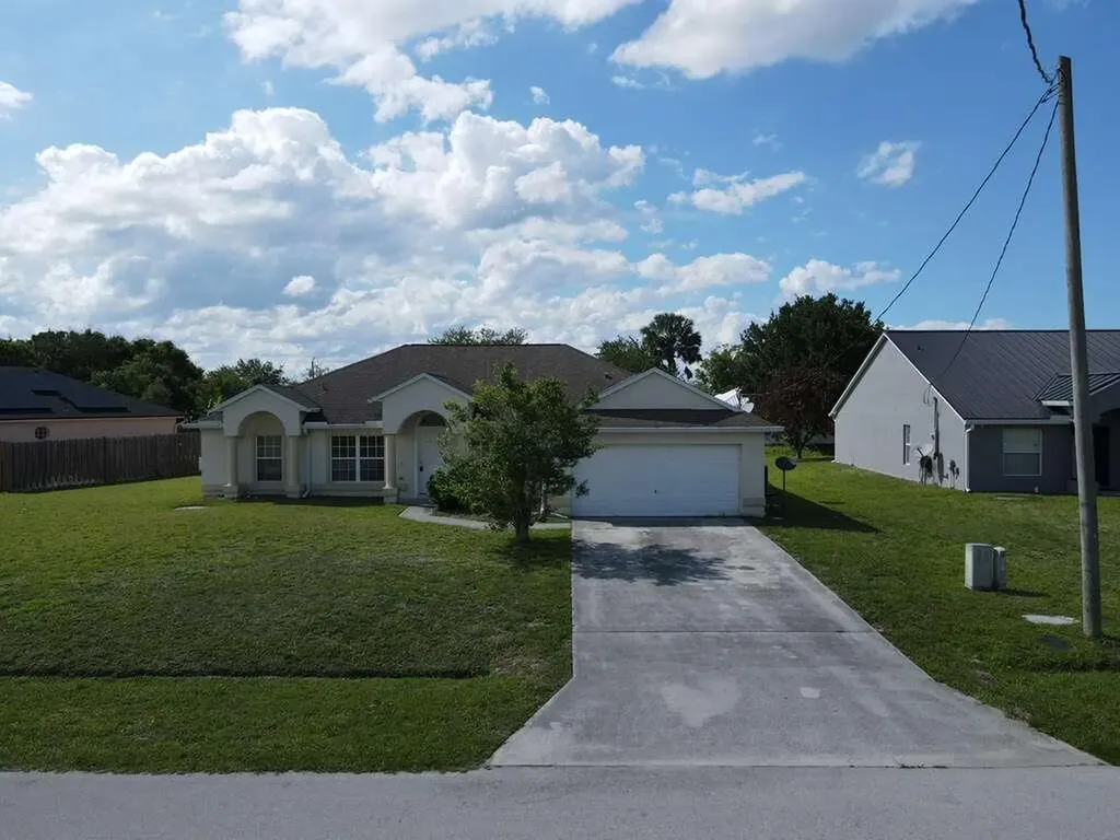 1061 SW Coleman Avenue Port St Lucie FL 34953