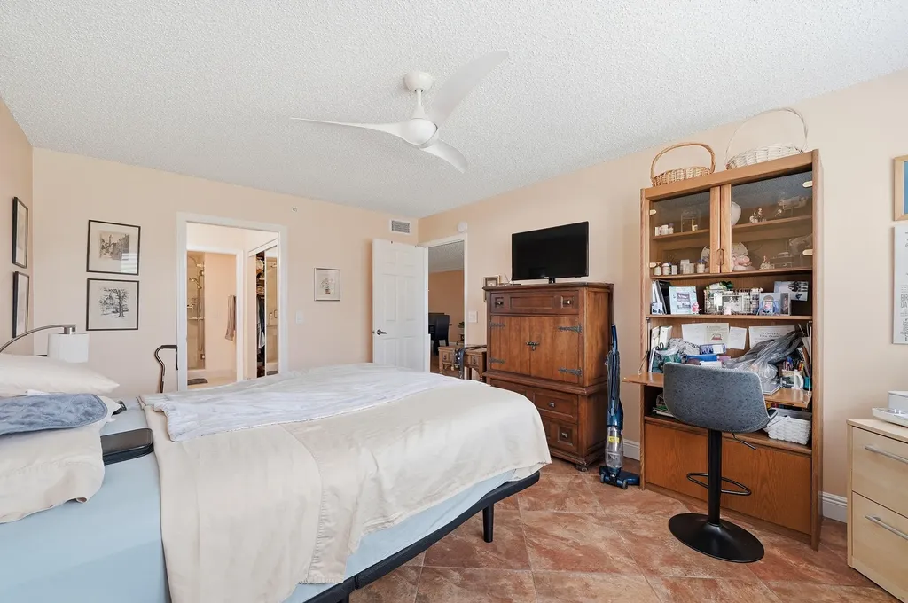 2541 N Nob Hill Road Sunrise FL 33322