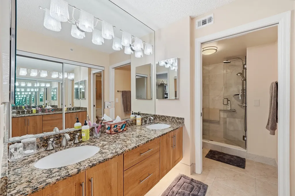 2541 N Nob Hill Road Sunrise FL 33322