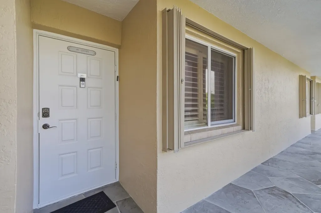 2541 N Nob Hill Road Sunrise FL 33322