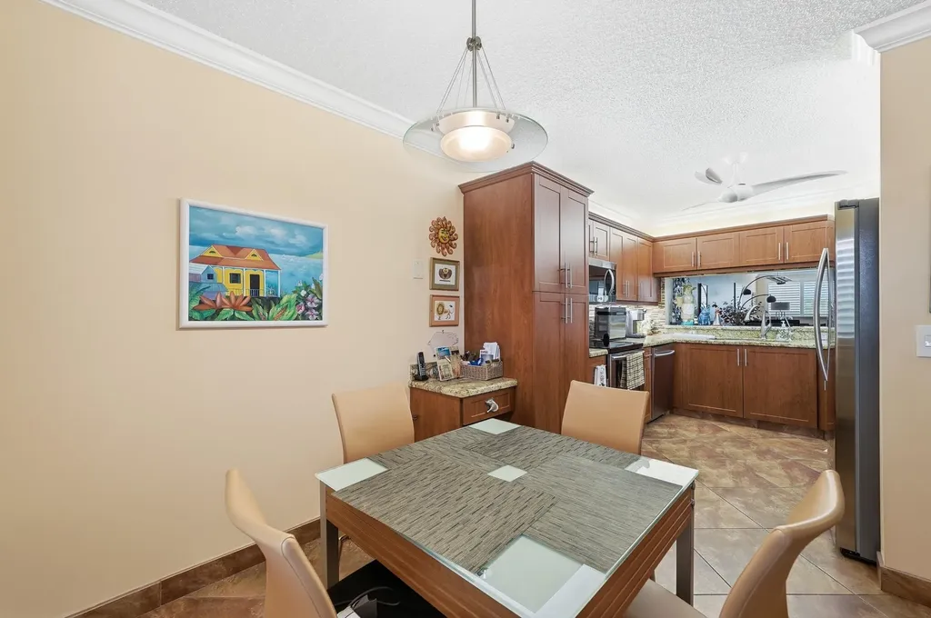 2541 N Nob Hill Road Sunrise FL 33322