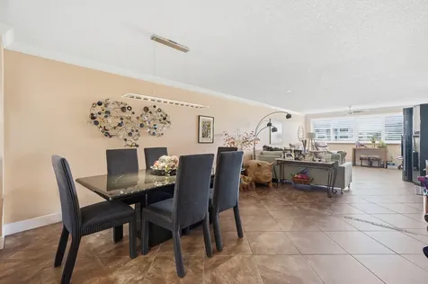2541 N Nob Hill Road Sunrise FL 33322