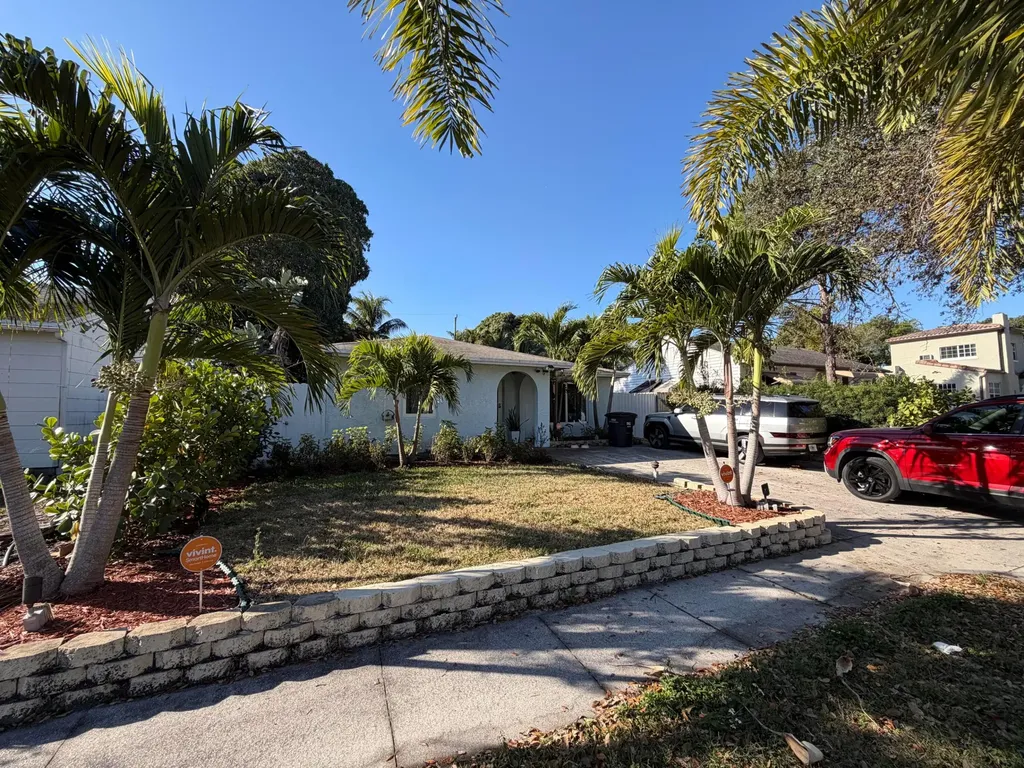 814 Colonial Road West Palm Beach FL 33405