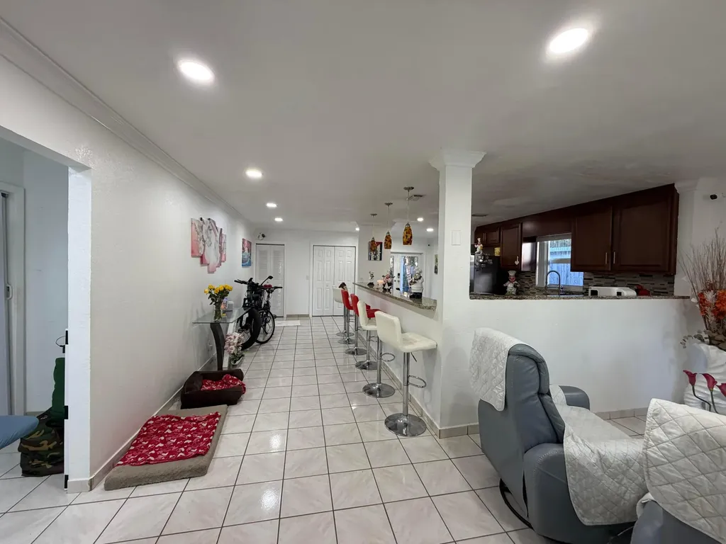 814 Colonial Road West Palm Beach FL 33405