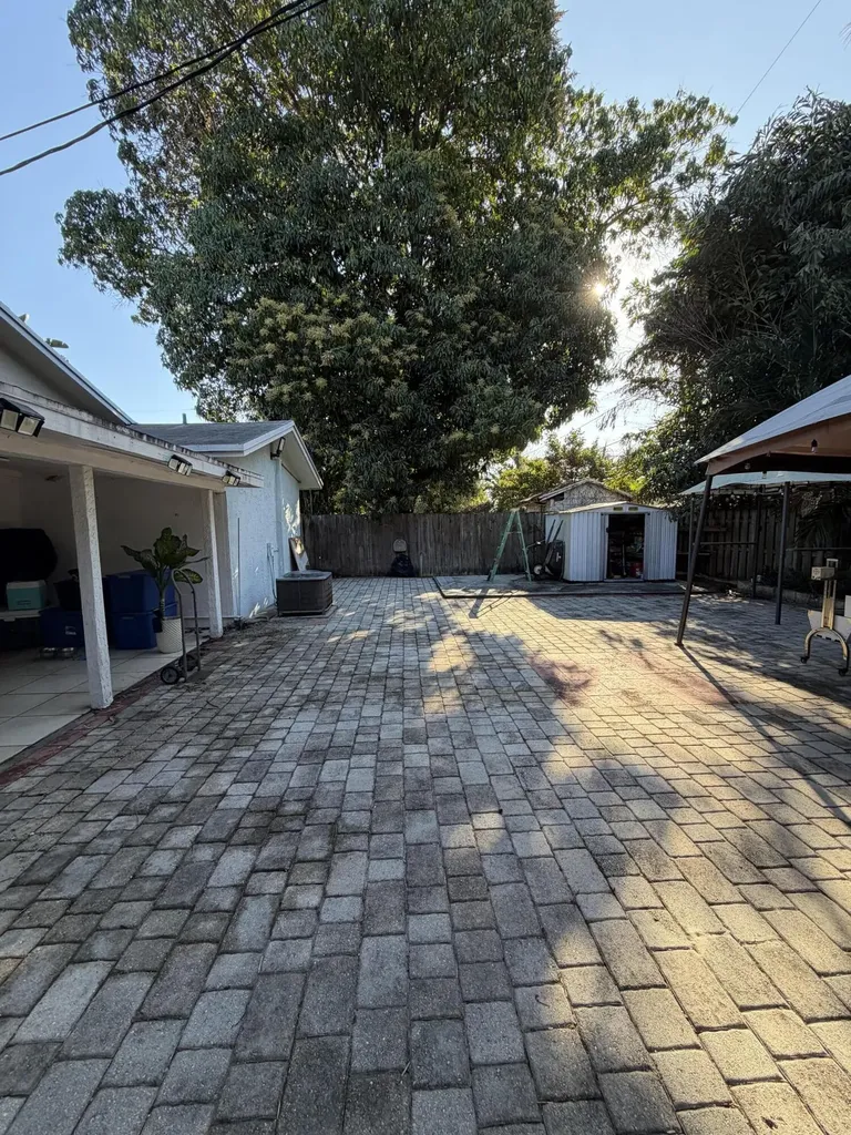 814 Colonial Road West Palm Beach FL 33405