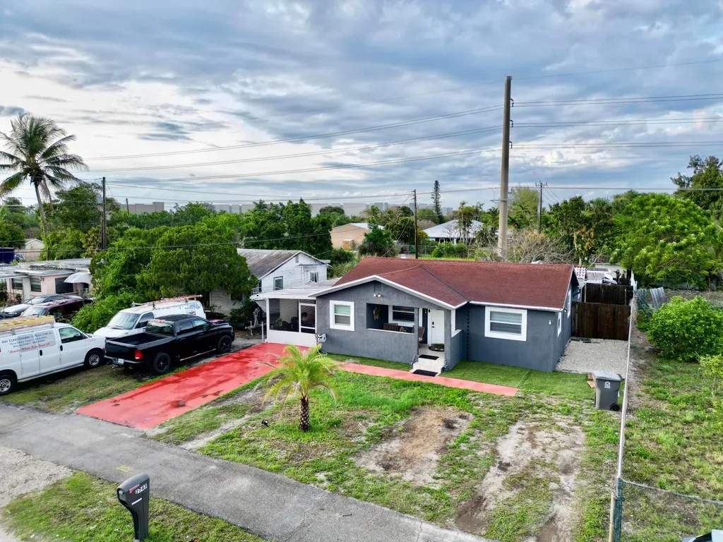 2743 Kentucky Street West Palm Beach FL 33406
