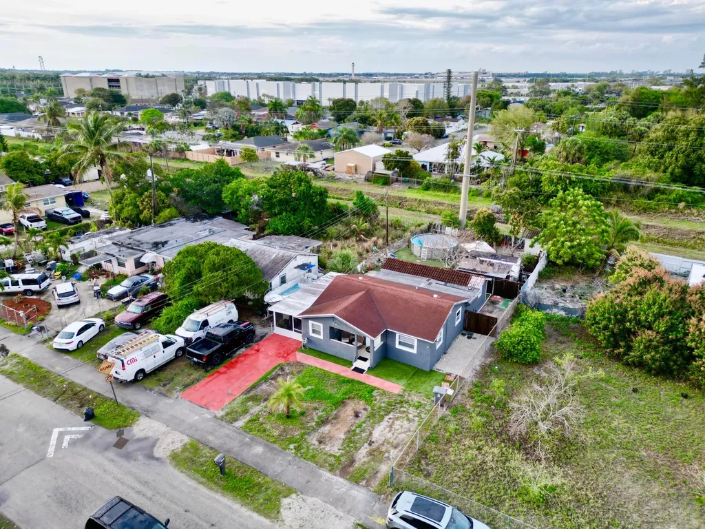 2743 Kentucky Street West Palm Beach FL 33406