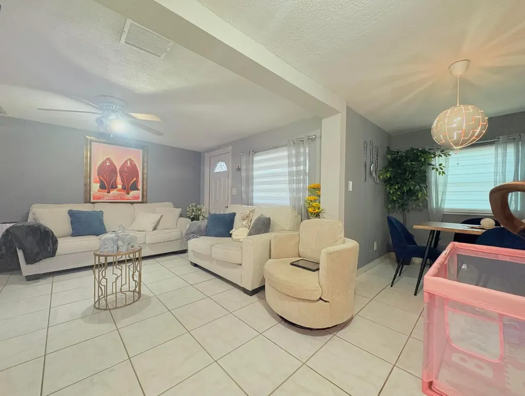 2743 Kentucky Street West Palm Beach FL 33406