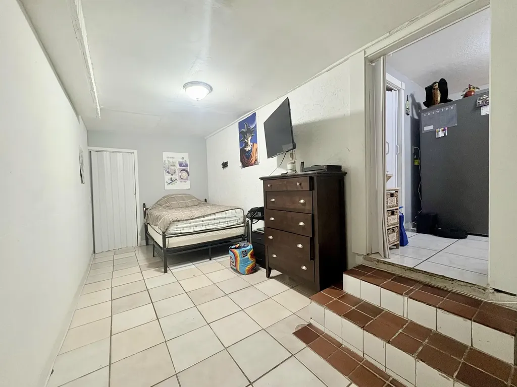 2743 Kentucky Street West Palm Beach FL 33406
