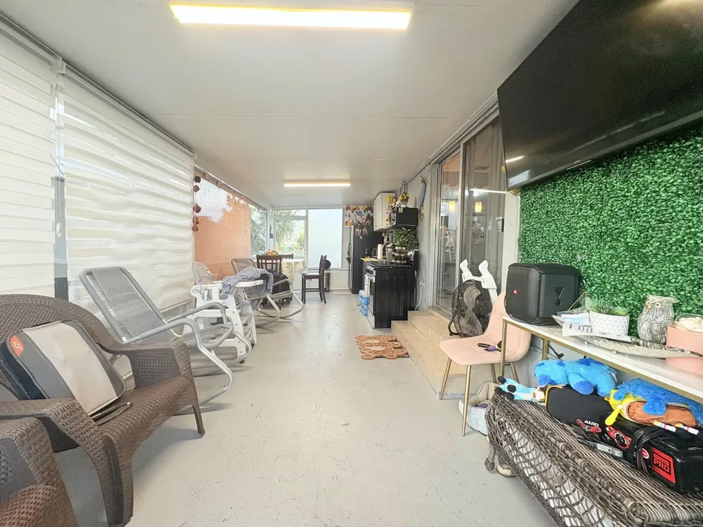 2743 Kentucky Street West Palm Beach FL 33406