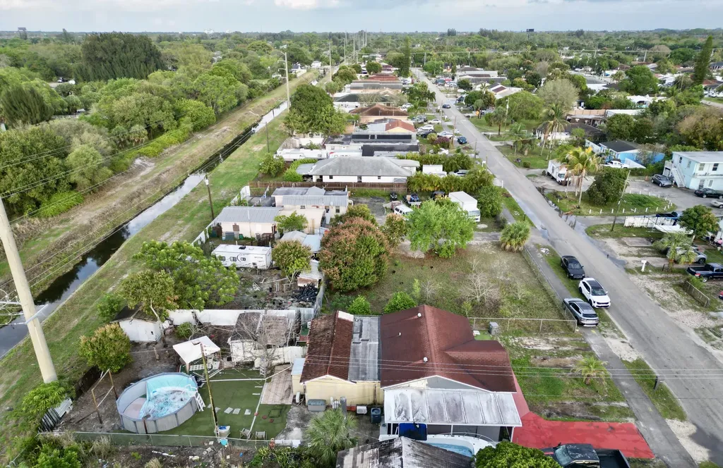 2743 Kentucky Street West Palm Beach FL 33406