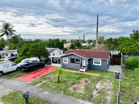 2743 Kentucky Street West Palm Beach FL 33406