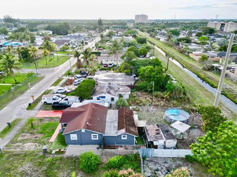 2743 Kentucky Street West Palm Beach FL 33406