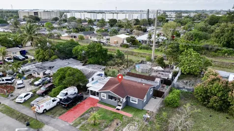 2743 Kentucky Street West Palm Beach FL 33406