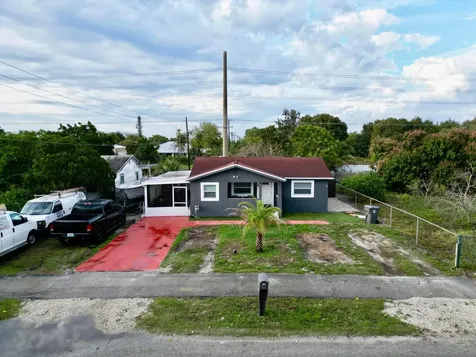2743 Kentucky Street West Palm Beach FL 33406