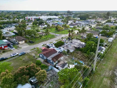 2743 Kentucky Street West Palm Beach FL 33406