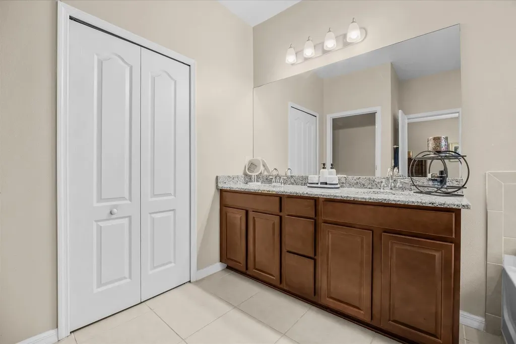 5744 NW Cahaba Street Port St Lucie FL 34986