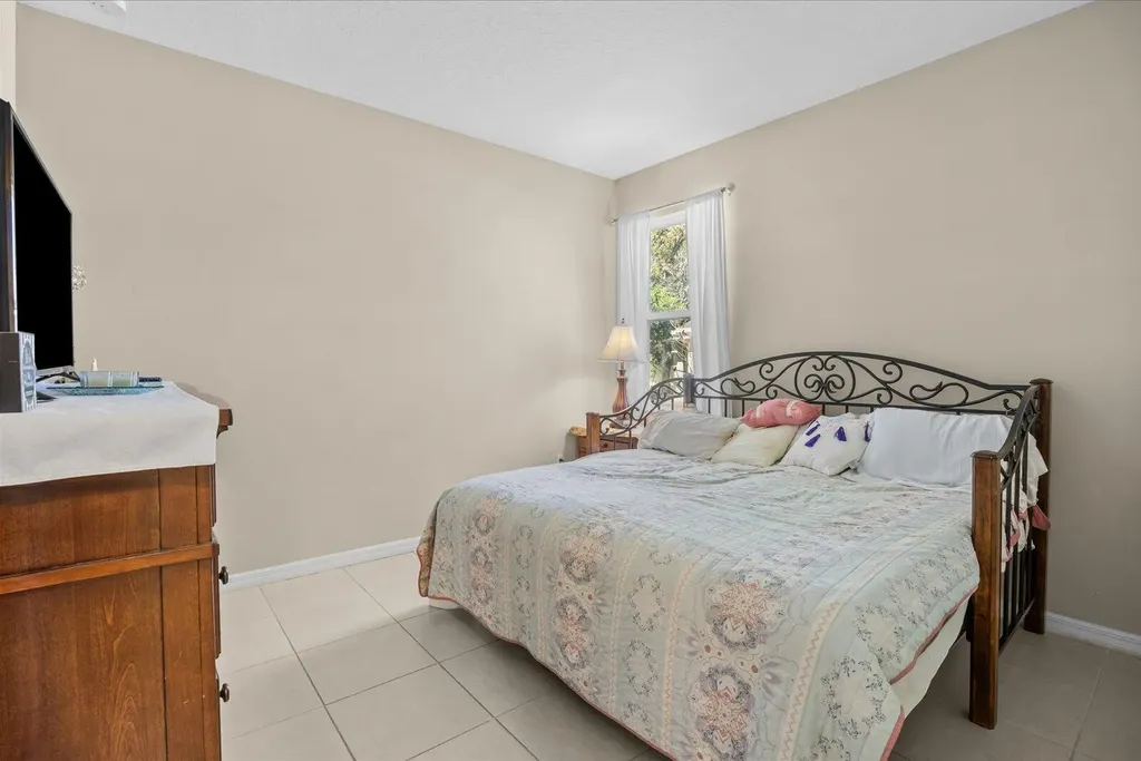 5744 NW Cahaba Street Port St Lucie FL 34986