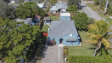 301 Hawthorne Drive Lake Park FL 33403