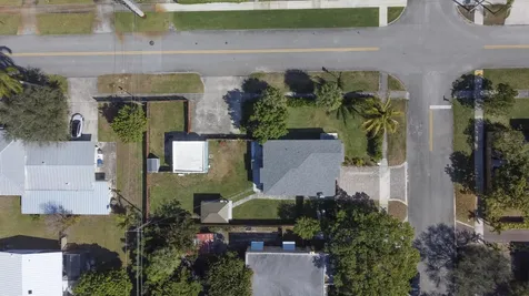 301 Hawthorne Drive Lake Park FL 33403