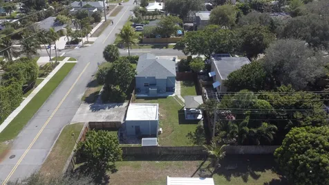 301 Hawthorne Drive Lake Park FL 33403