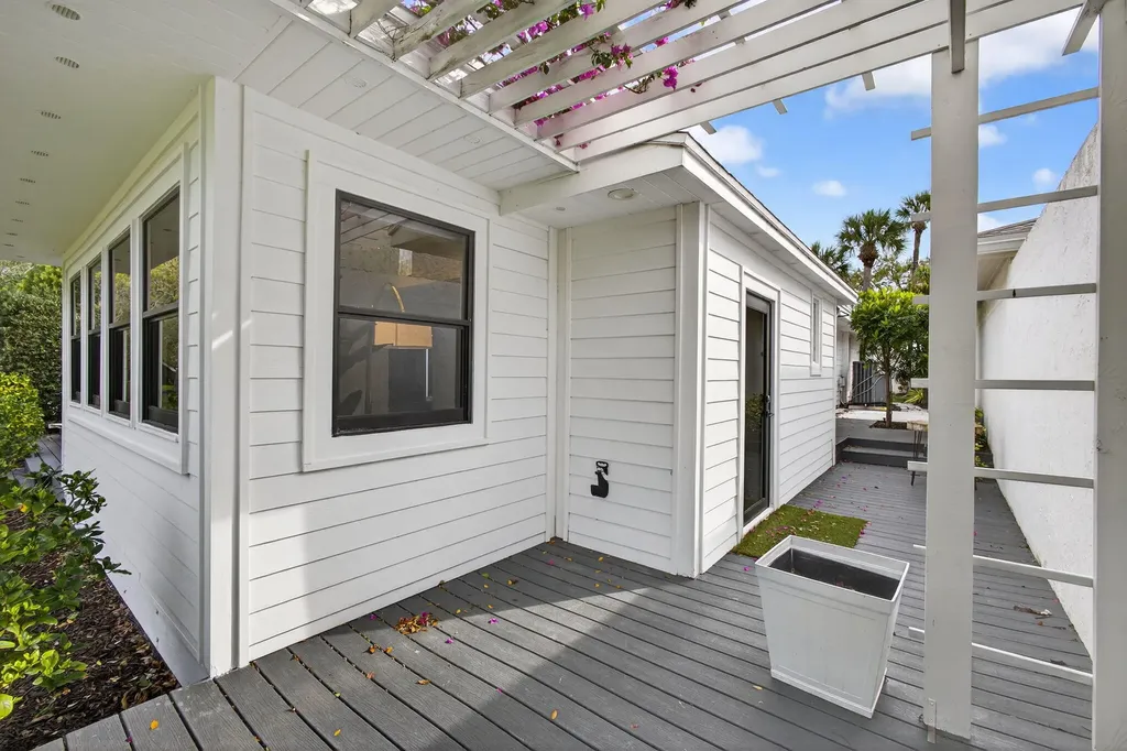 17085 Bay Street Jupiter FL 33477