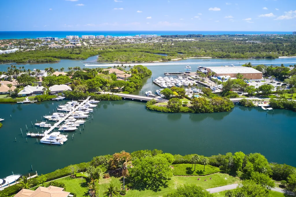 17085 Bay Street Jupiter FL 33477