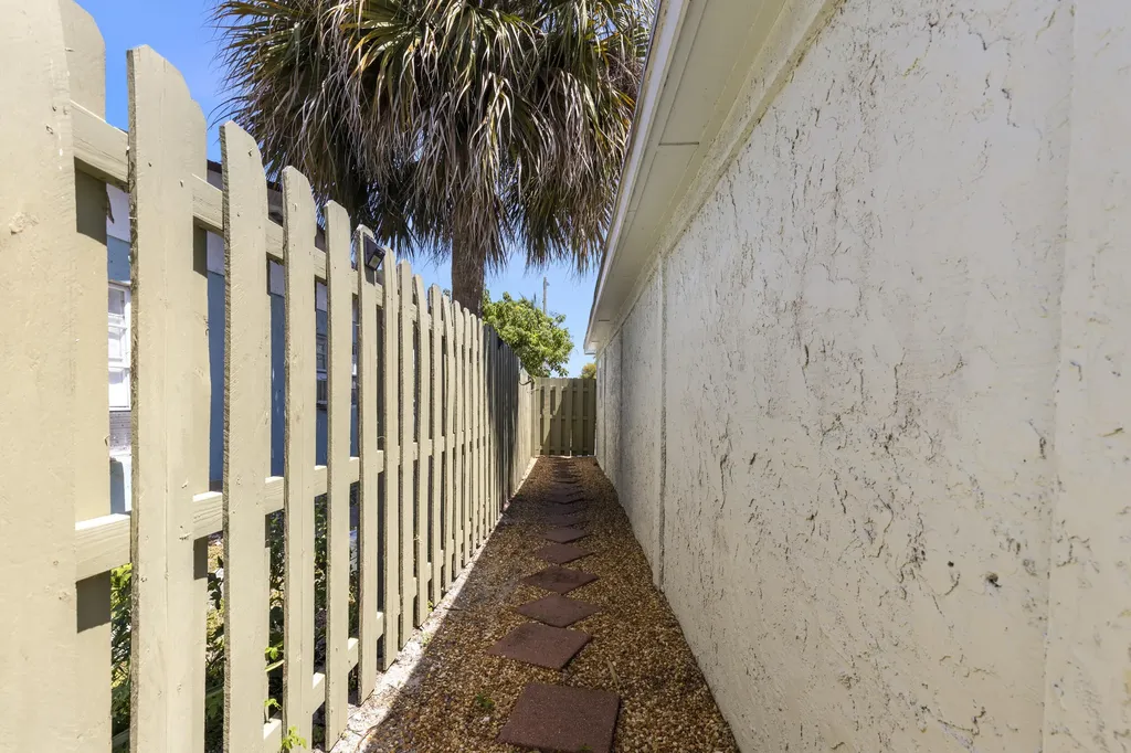 944 Hansen Street West Palm Beach FL 33405