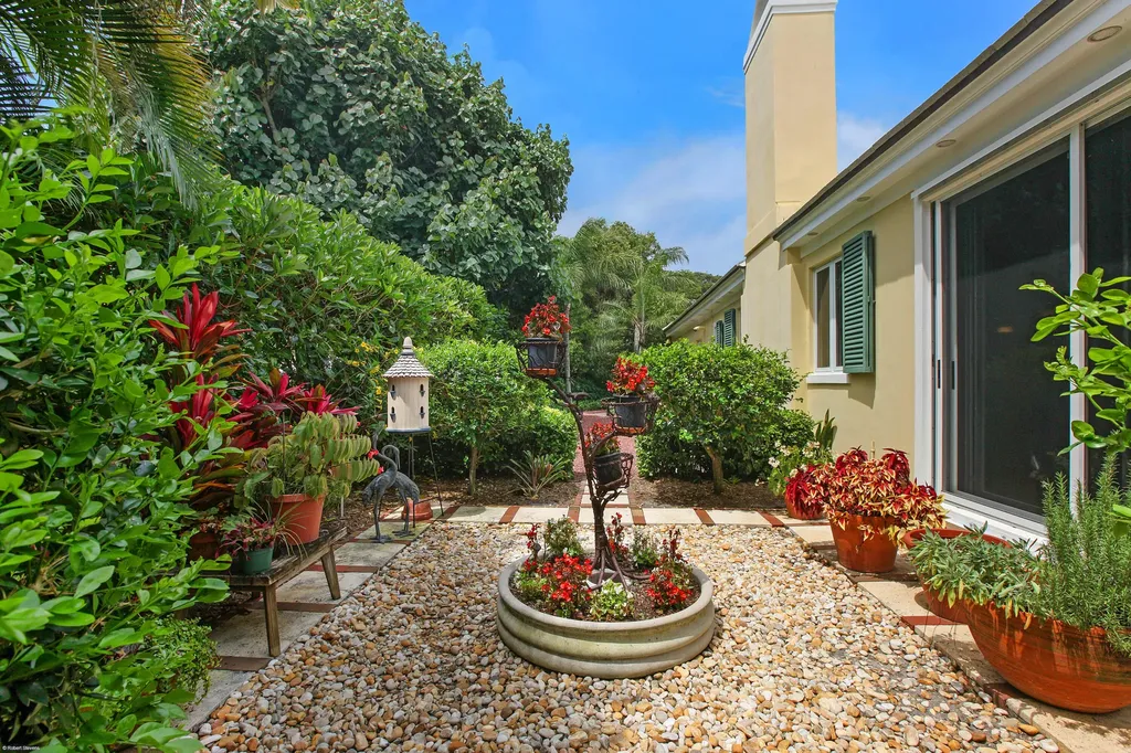123 Gomez Road Jupiter Island FL 33455
