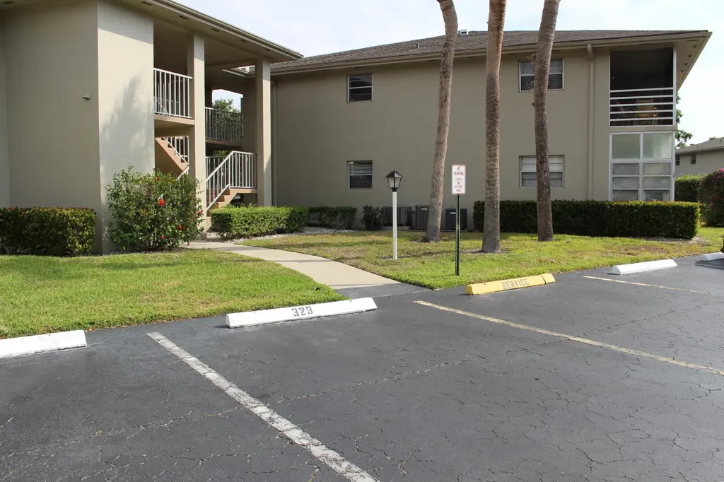 30 Lake Vista Trail Port St Lucie FL 34952