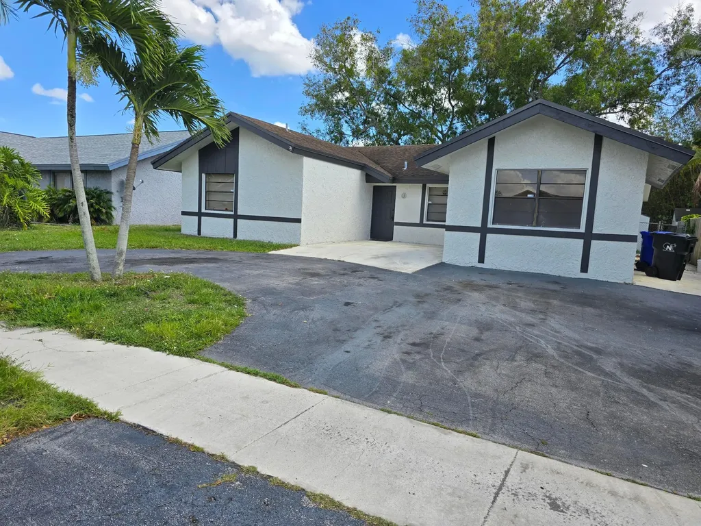 8214 SW 14th Court North Lauderdale FL 33068