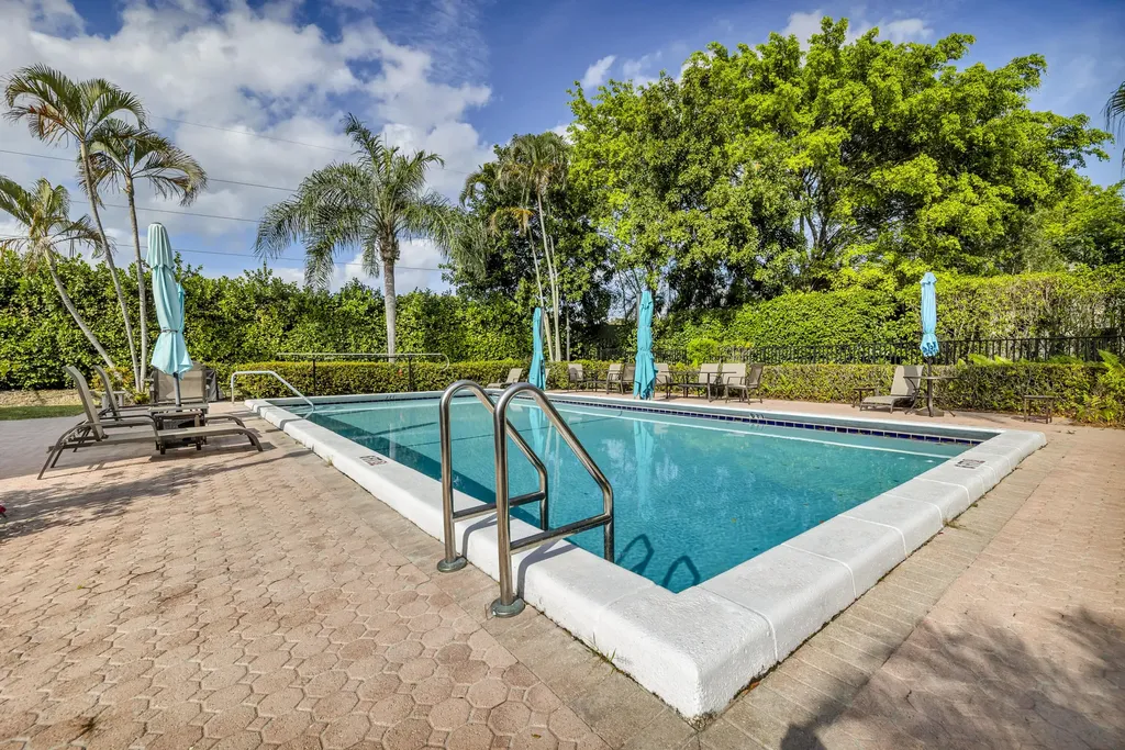 6521 Pumpkin Seed Circle Boca Raton FL 33433