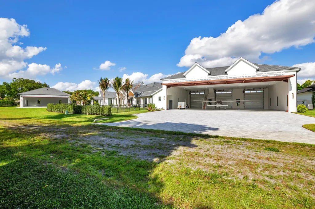 2015 Lockheed Terrace Wellington FL 33414