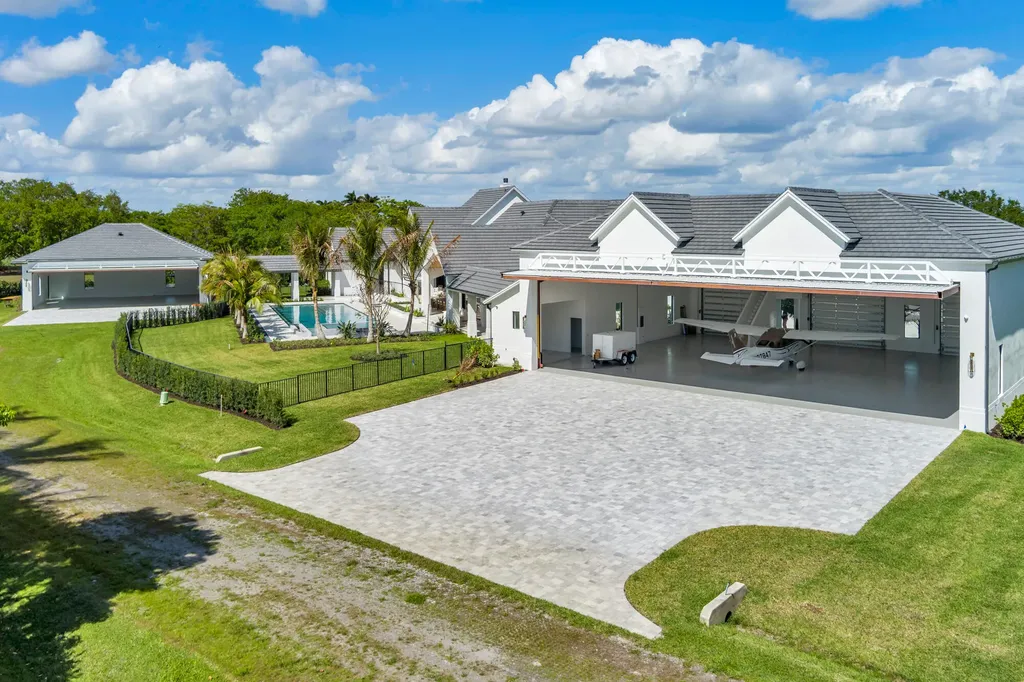 2015 Lockheed Terrace Wellington FL 33414