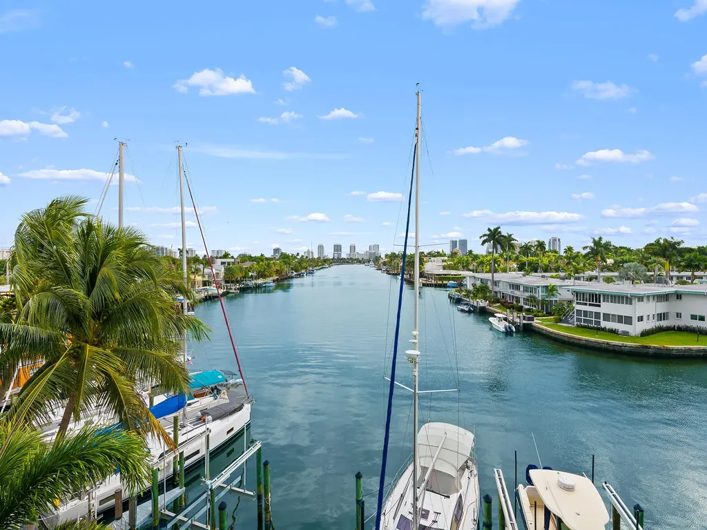 516 Hendricks Isle Fort Lauderdale FL 33301