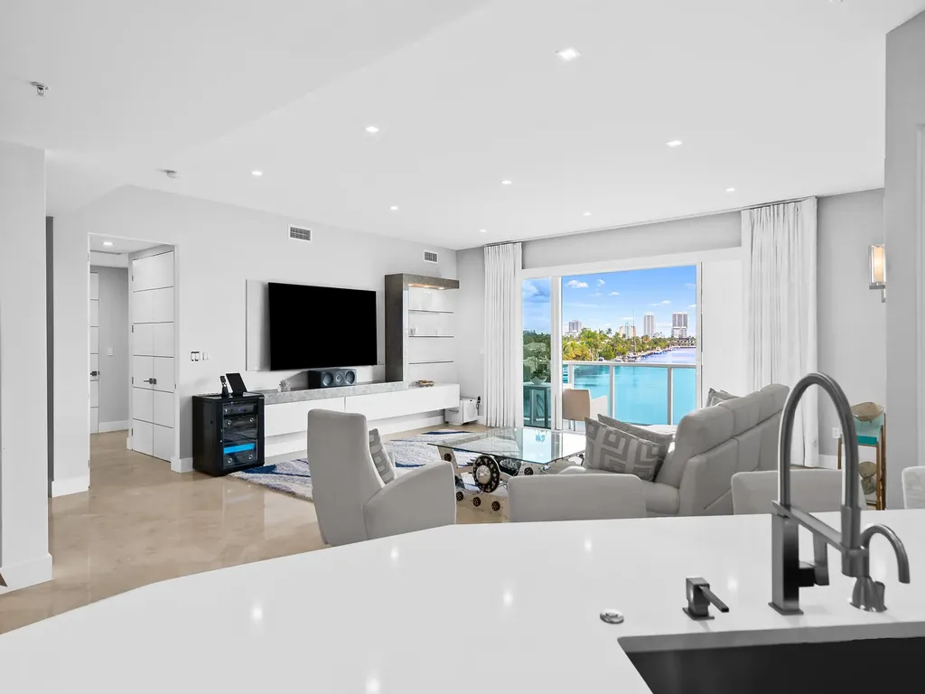 516 Hendricks Isle Fort Lauderdale FL 33301